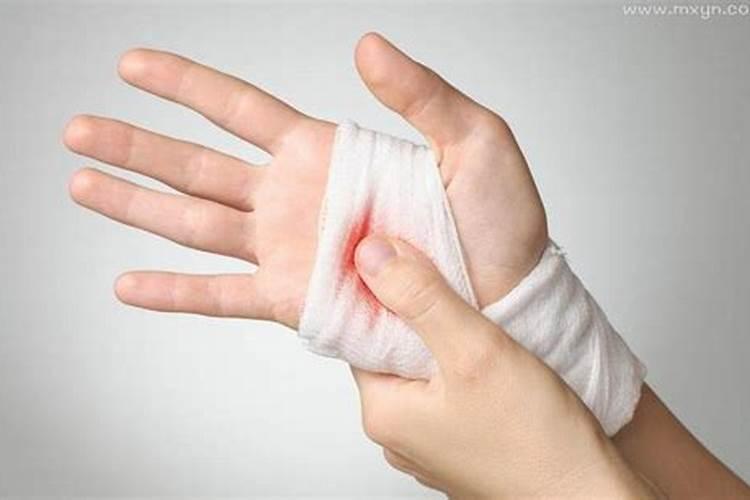 梦见手受伤流血什么预兆？