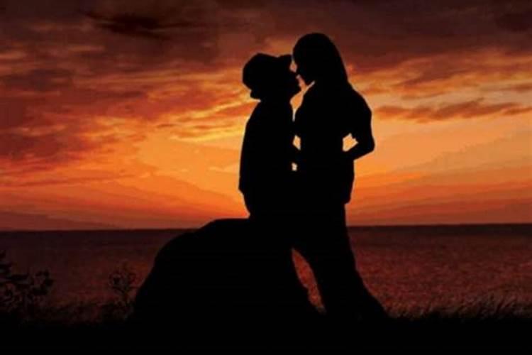 山下火命与松柏木命合婚吗？