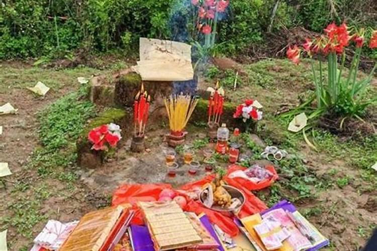 腊月二十上坟烧纸