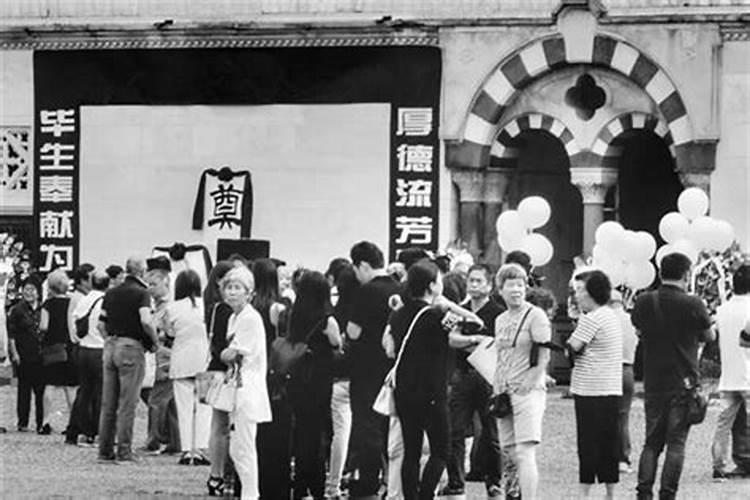 梦见去世的人什么意思？