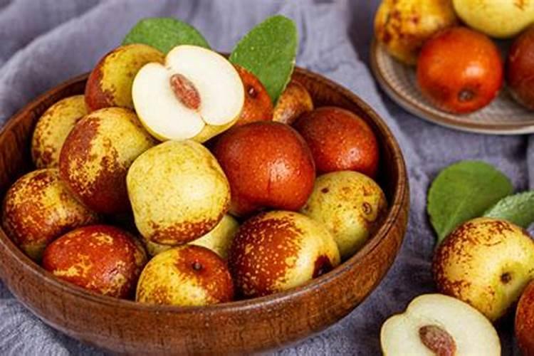 梦见吃大青枣子有什么征兆吗？