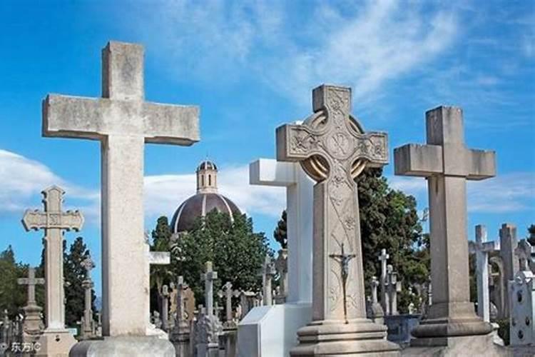 清明节基督徒上坟墓拿什么？