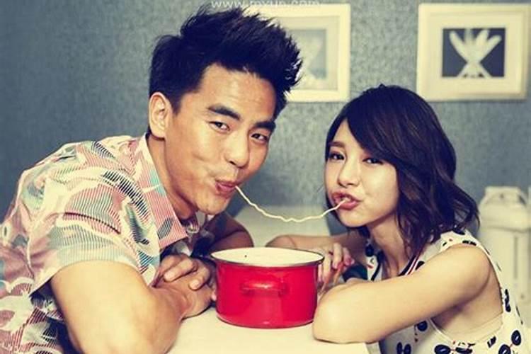 梦见老公和别的女人暧昧自己吃醋