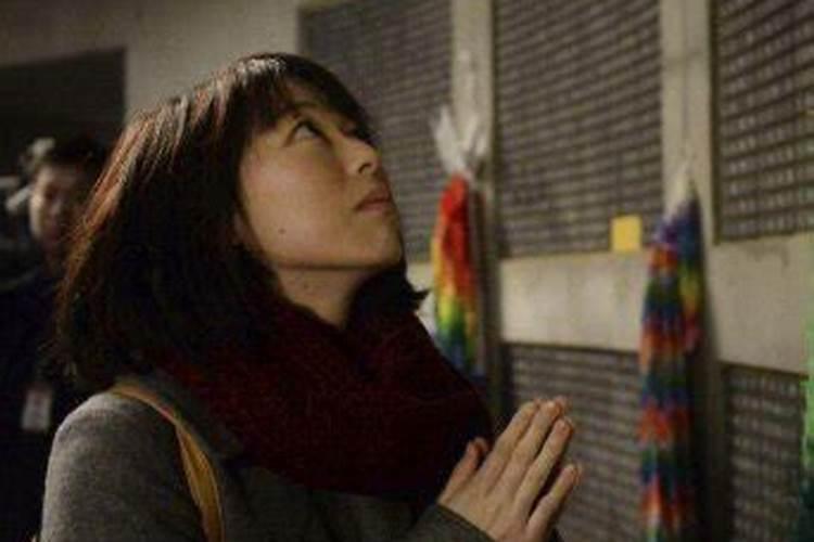 梦见死去的妈妈是什么预兆？