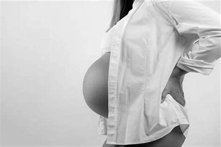 梦到前男友和他现任女朋友