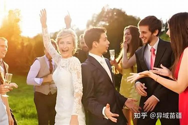 梦到不联系的亲戚突然联系了