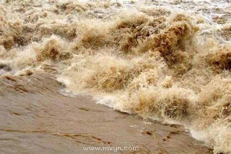 梦见大洪水泛滥成灾