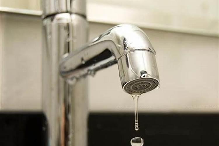 梦见水管漏水是什么意思周公解梦？