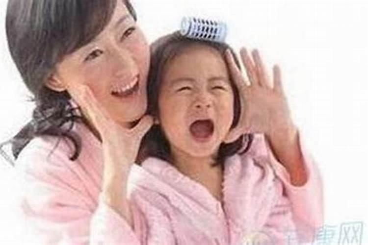 梦见生了个女儿手有缺陷