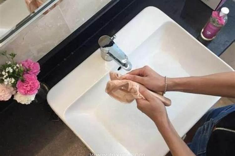 梦见给情人洗内裤是什么意思？