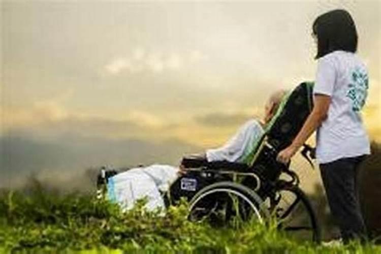 梦见弟弟生病了很严重自己哭了