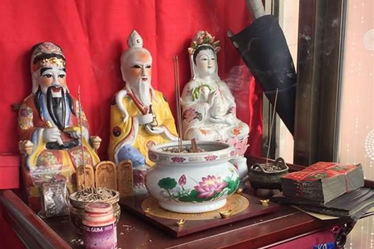 拜太岁烧的灰要放哪里？