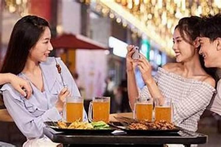 梦到吃饭是啥意思啊？