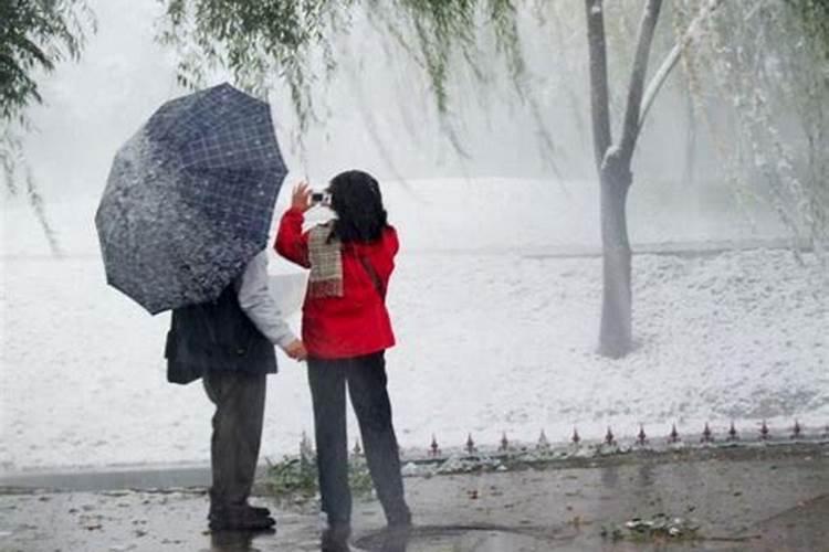 梦到下雪了预兆什么意思？