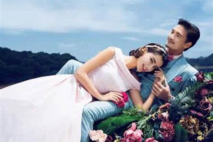 梦到自己和别人结婚是什么意思？