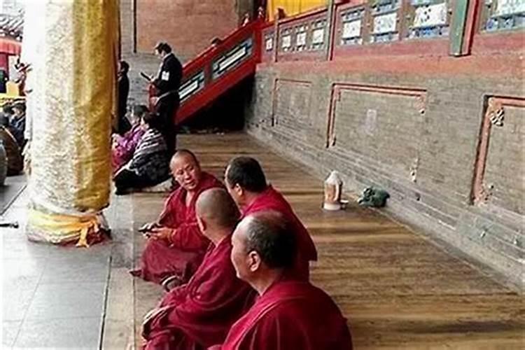 去寺院找师傅做法事