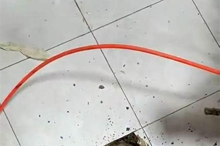 梦到厕所漏水怎么回事？