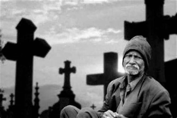 梦见死人还活着说话吃饭