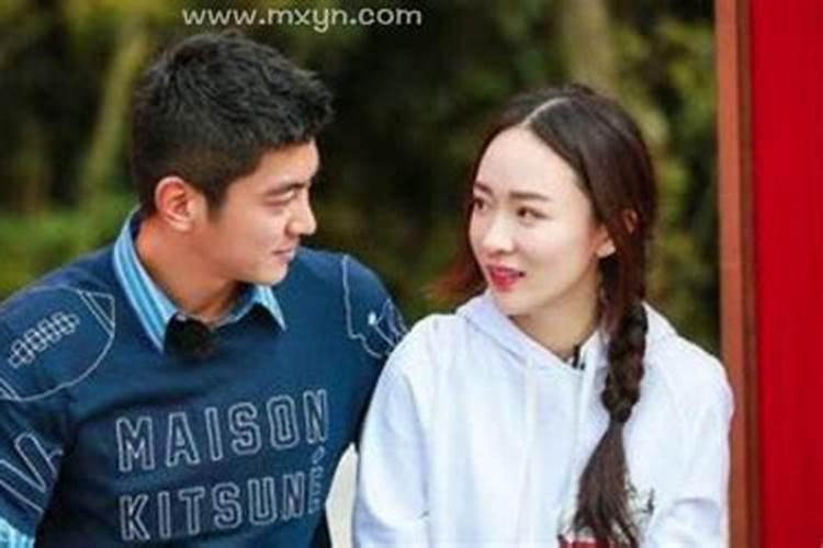 梦见前任男友和他老婆