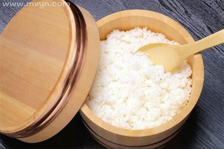 梦见米饭是什么意思？