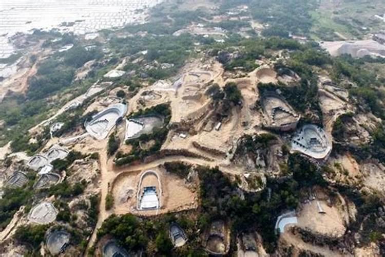 梦到活人的墓地被盗