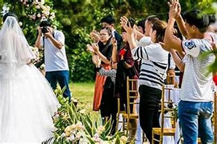 梦见朋友结婚去参加婚礼