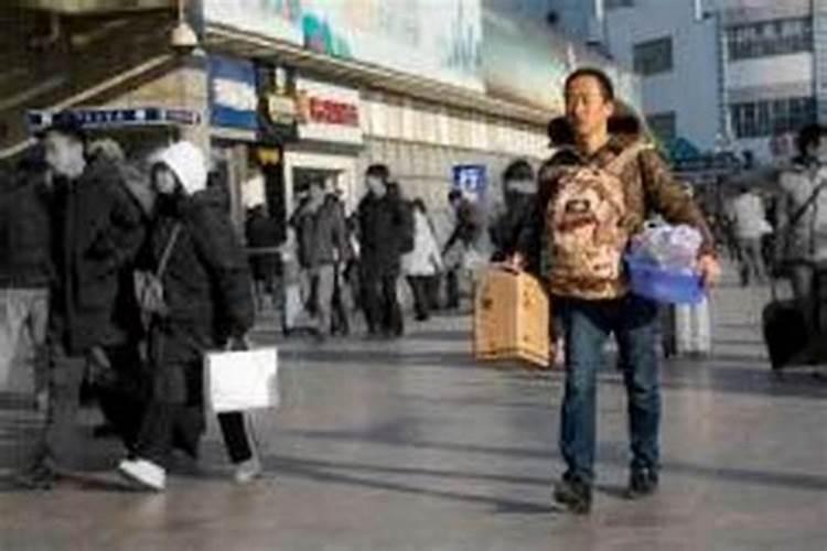 梦见回家路上有人阻碍