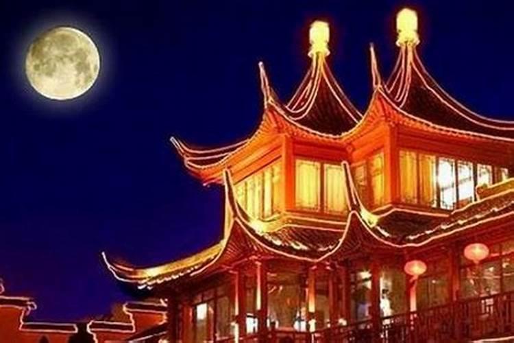 八月十五哪玩？