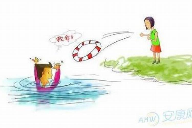 梦见河里水满出来路上都是水