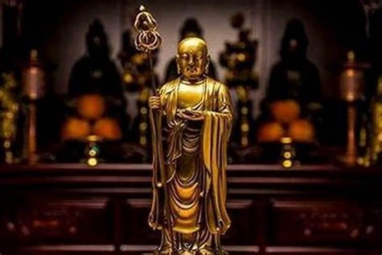佛前供灯超度亡灵吗？