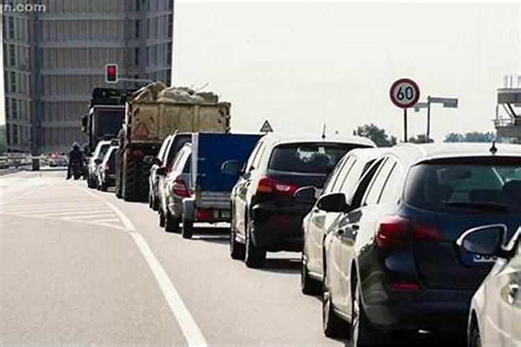 梦到亲人出车祸了是什么意思？