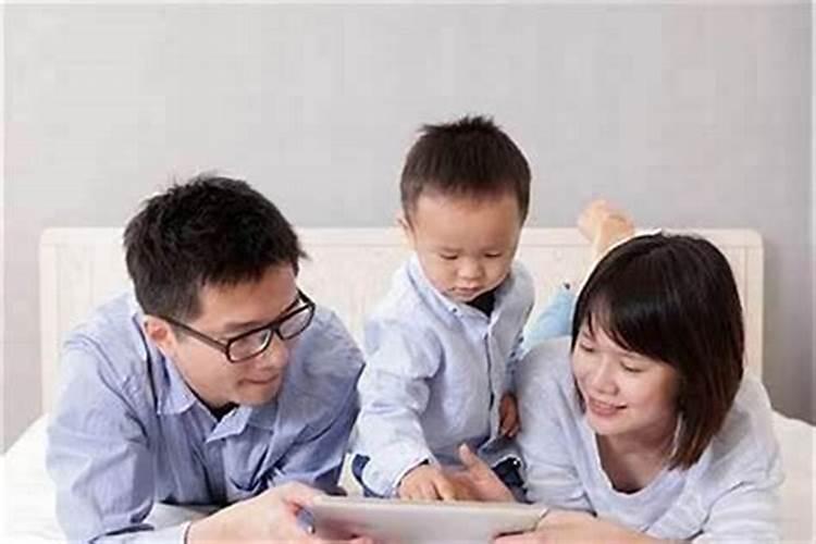 小孩生辰八字克父母怎么办？