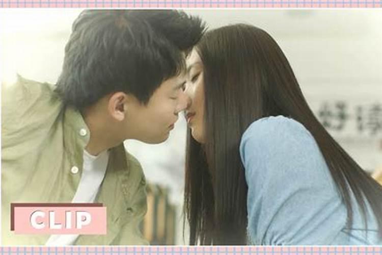 梦到和一个美女接吻很开心