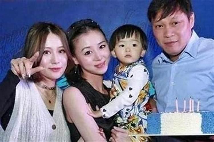 梦到前妻和现任在一起