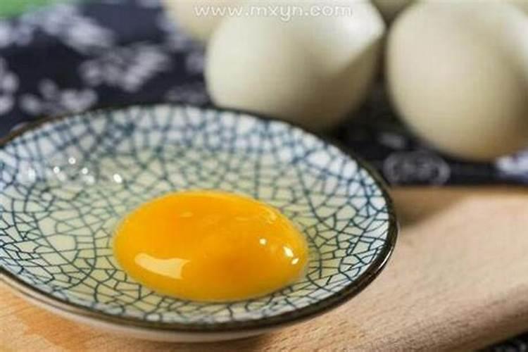 梦见吃鸡蛋是什么意思？