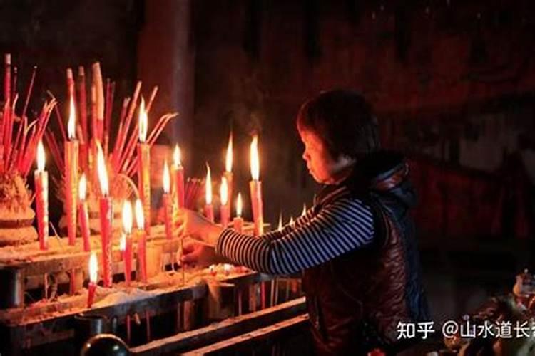 中元节家里祭祖