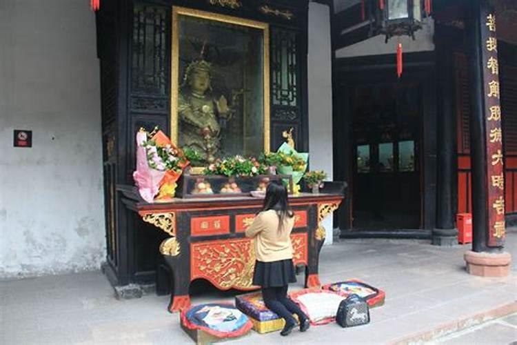 三月十五烧香磕几个头？