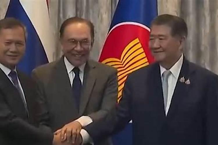 柬埔寨做法事的人