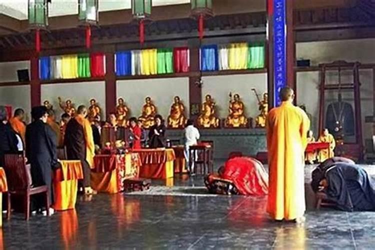 做法事的先生供奉什么？