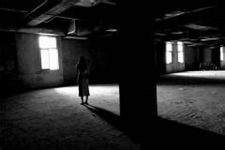 梦见熟人变成鬼了是什么意思？