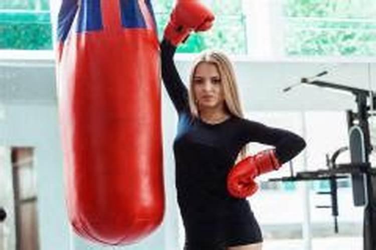 梦见女人乳房是什么意思？