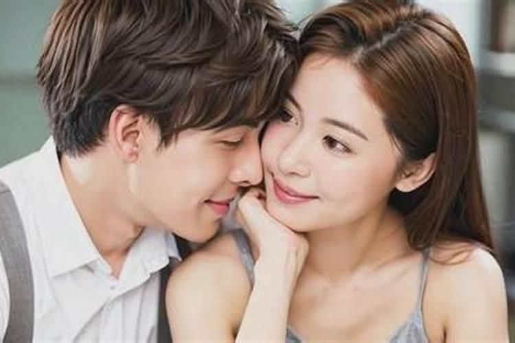 梦到男朋友和两个女人在一起