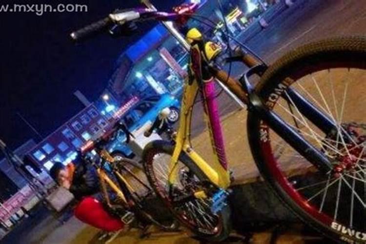 梦到自己家车子丢了到处找车