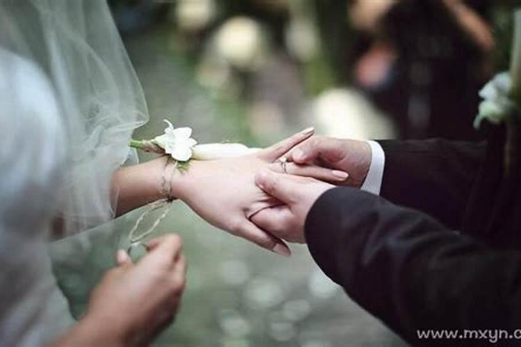 梦见朋友结婚什么兆头？