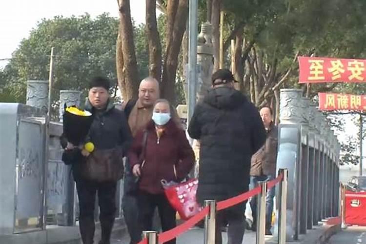 冬至日迎来祭扫