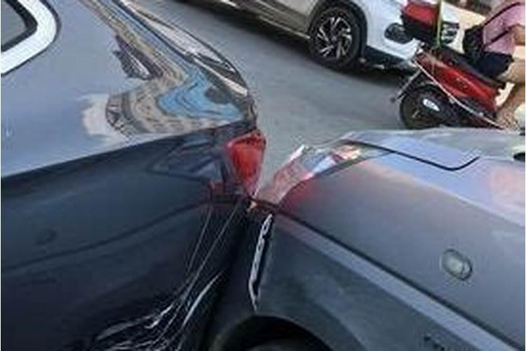 梦到出车祸了车坏了人没事