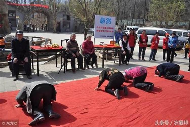 中国哪个地区正月初一磕头？