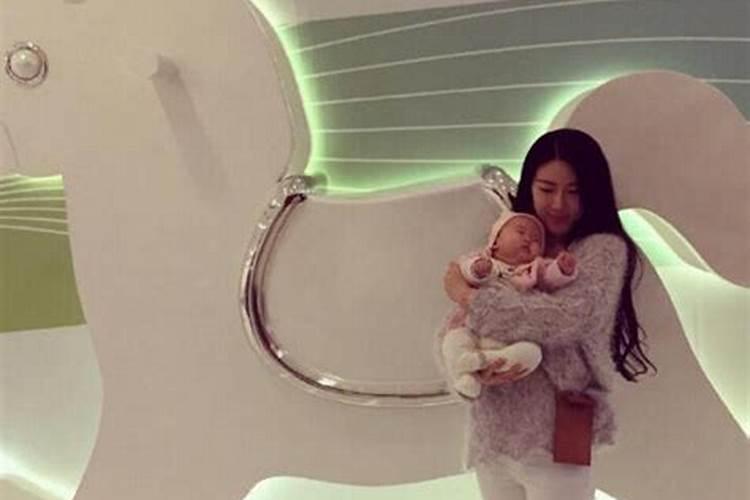 梦见老婆生个儿子好丑的预兆