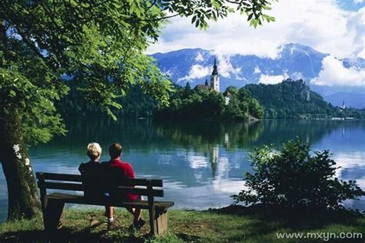 梦见死去的妈妈和我说话