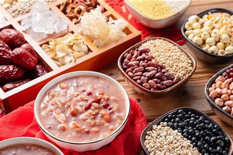 腊八粥都用几种米做？